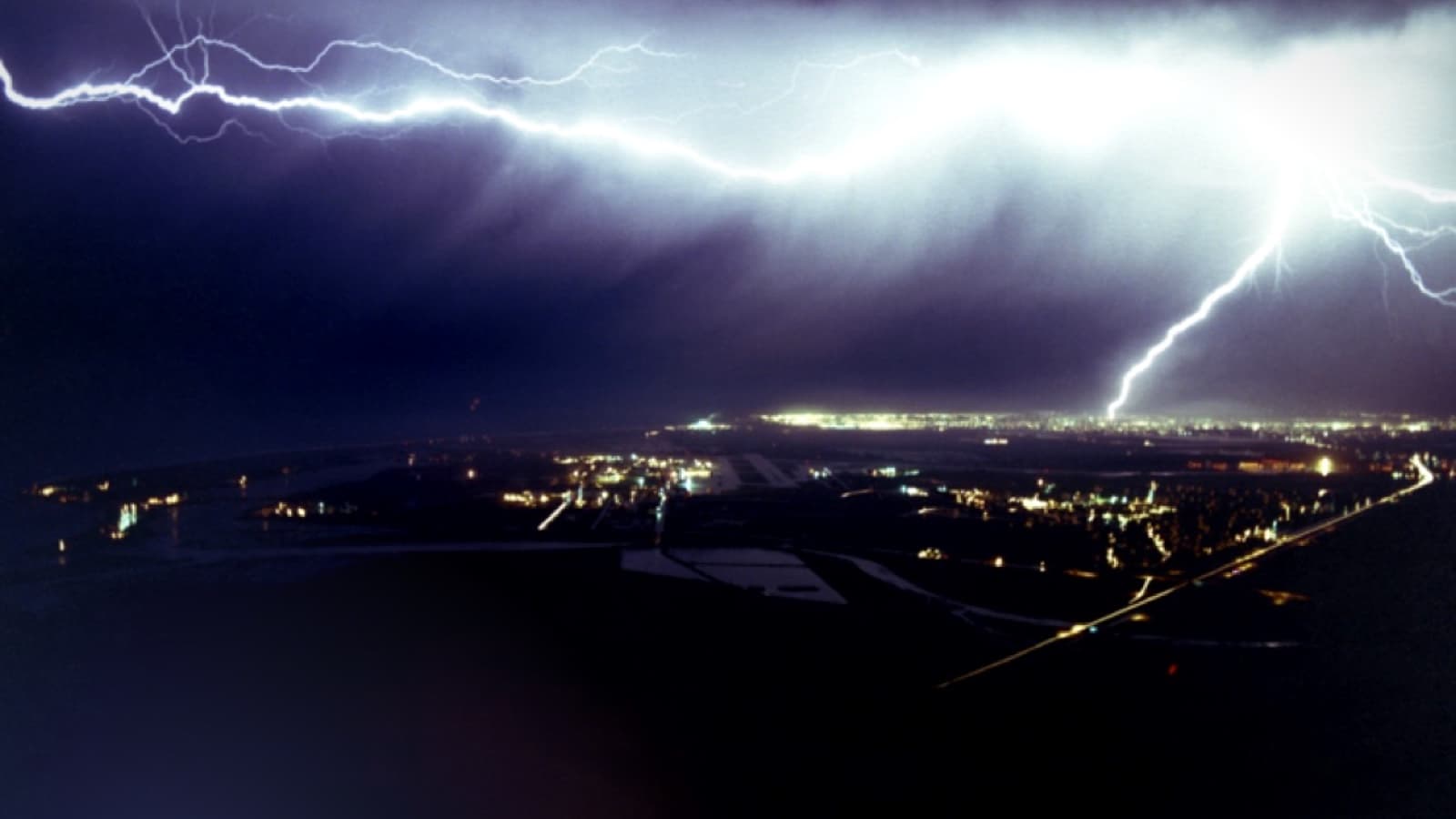 Why Your Business Needs Real-Time Severe-Weather Monitoring · ZoneWatch guide